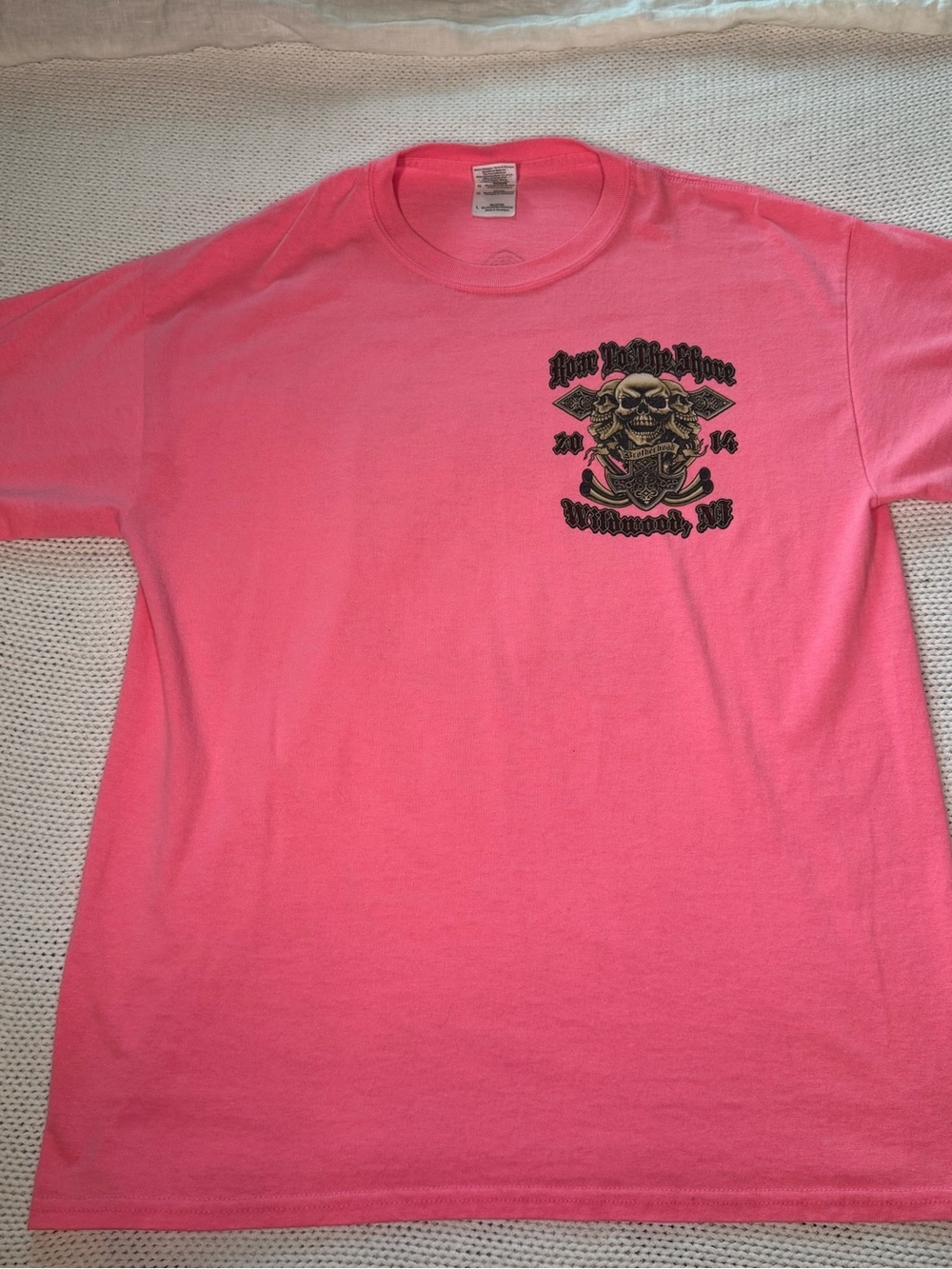 Gildan Pink Short-Sleeve Tee with Black Skull Chest Graphic